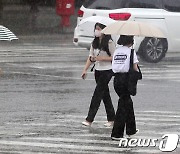 [오늘의 날씨]전북(26일, 일)..무더위 속 소나기 '내륙지역 우박'