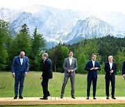 G7 정상, 우크라 지원 약속하며 '단결' 강조