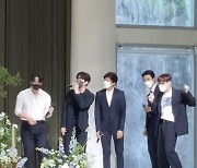 의리의 2PM, 前 JYP매니저 결혼식 축가 "우리 집으로 가자"