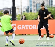 [포토] 이강인 '패스 주고받으며'