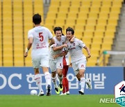 '안재준 멀티골' K리그2 부천, 부산 꺾고 8경기 만에 승리