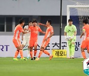 '2골 2도움 김대원 미친활약' 강원, 마지막 홈경기서 제주 4-2 제압