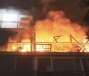 아파트 6층서 새벽에 불..60대 여성 치료 도중 숨져
