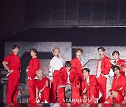 세븐틴 "2년 반만 대면공연..캐럿들의 사랑 버거워"