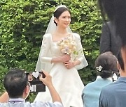 장나라, 결혼식 사진 공개.. 행복한 6월의 신부[리포트:컷]