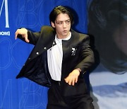 [TEN 포토] 비투비 이민혁 '아름다운 춤선'