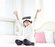 [해시태그로 보는 육아맘] VR, AR로 소통하는 MZ세대