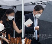 [포토] 정의선 회장 장녀 결혼식 참석한 이재용 부회장