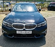 [시승기] BMW 320i | 엔트리 스포츠 세단의 교과서..'달리는 맛' 선사
