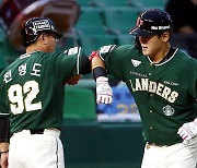 Landers hold on to comfortable lead as KBO hits halfway point