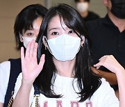 아이유, 클로즈업을 부르는 청초함~ [포토엔HD]