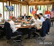 G7 정상, 우크라에 대한 '무기한의' 지원 약속해(종합)