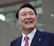 尹정부, 49일만에 '데드 크로스'.. 임기초 역대 정권 지지율은? [이슈+]