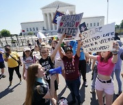 미국 여성 팝스타들, 연방대법원 낙태권 폐지에 분노 표출