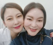'4년 공백' 김남주, 50대에도 여전한 미모 "♥김승우와 아이들에게 잘해"
