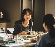 '종이의 집' 김윤진 "한국 말·한국 배우 작품으로도 다양한 국가 관객들과 만나..꿈 같다"[인터뷰]