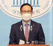 [속보] '친문' 홍영표, 민주 전대 불출마 선언..이재명 압박