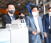 김관영 탄소진흥원 방문, "미래 산업의 핵심 키워드는 탄소"