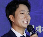 [오마이포토] '한산: 용의 출현' 박해일, 자주 봐서 좋은 남자