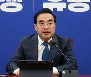 박홍근, 尹대통령·권성동 출국에 "공항 아닌 국회 체크인이 먼저"