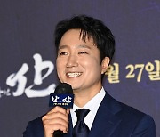 '한산: 용의 출현' 박해일 "5천만 국민 다 아는 이순신 장군 연기..부담·당황"
