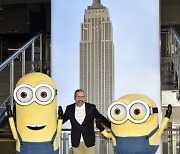 Steve Carell and Minions Light Empire State Building