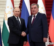 푸틴, 타지크 라흐몬과 회담..옛 소련권 본격 규합