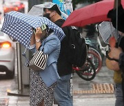 중부지방 중심 매우 강한 비..수도권·해안에 강풍