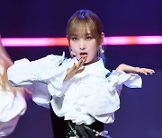 [포토] 아이칠린 초원, '강렬한 눈빛'