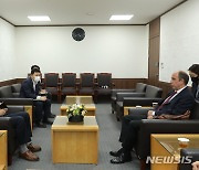 권영세 장관, 오헤아 킨타나 유엔 북한인권 특별보고관 접견