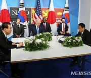 '한미일 정상회담' 발언하는 윤석열 대통령