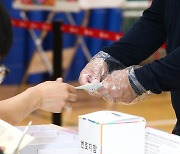 선관위, 181표차 안산시장 선거 투표지 재검표
