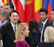 나토 동맹국-파트너국 정상회의 참석하는 윤석열 대통령
