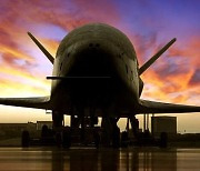 [아하! 우주] 2년 넘게 궤도에..美 극비 우주왕복선 'X-37B' 최장 임무 중