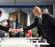 尹대통령, 폴란드 대통령 회담..원전·공항·LNG 운반선 등 협력