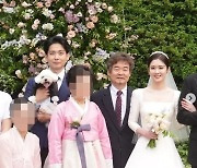 장성원, 동생 장나라 결혼식 가족사진 공개.."새 가족"