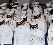 제2연평해전 승전 20주년 기념식, 묵념하는 해군들