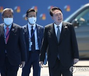 나토 정상회의 참석하는 윤석열 대통령