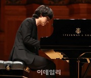 [포토] 세계적 피아니스트 임윤찬의 연주