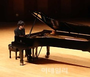 [포토] 임윤찬 피아니스트의 연주