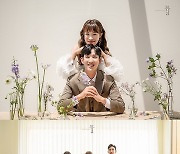 '9월의 부부' 오나미♥박민, 웨딩 화보 공개..비주얼 폭발