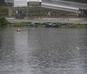서울 잠수교 차량 통제..팔당댐 방류로 통제 지속 전망