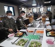 軍 '스파게티에 마늘빵' 등 식단편성 자율성 확대, 기본급식비 인상..