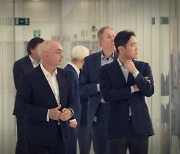 삼성, 세계 최초 3나노 양산..TSMC와 기술격차 반 년 벌렸다