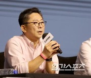 [포토] 질의응답 하는 '피트니스캔디' 심우택 대표-김비오 부대표