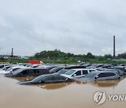 차량 100여 대 침수..수도권 폭우 피해 속출