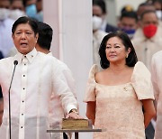 '독재자 아들의 귀환' 마르코스 필리핀 대통령 취임