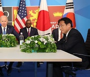 Korea, US, Japan close ranks against NK