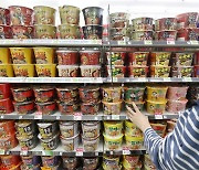 Vietnam outpaces S. Korea in instant noodle consumption
