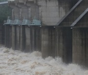 N. Korea discharges water from border dam without prior notice